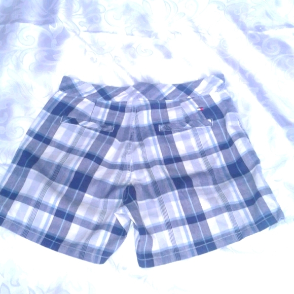 Tommy Hilfiger Shorts - Picture 2 of 3